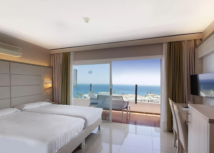 Bull Escorial & Playa del Ingles (Gran Canaria)