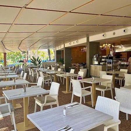 Bull Escorial & بلايا ديل إنغلز