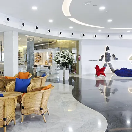 فندق Bull Escorial & 3*